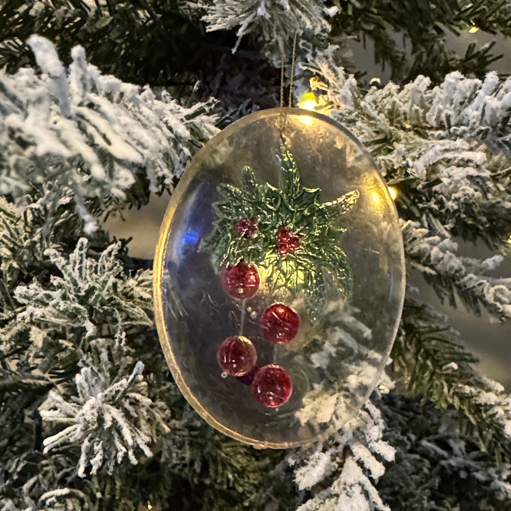 Vintage Resin Etched Ornament of Holly Leaves & Berries-Oval